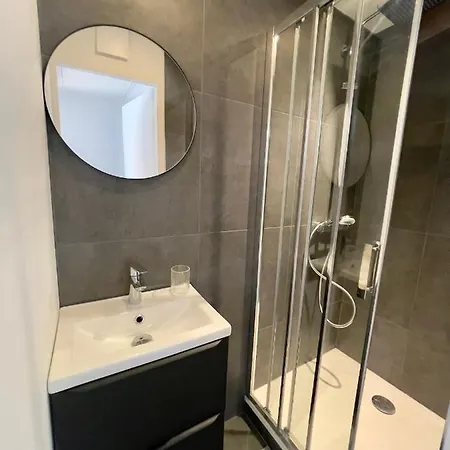 Laura Cosy T2 *clim* Proche Gare Апартаменты *